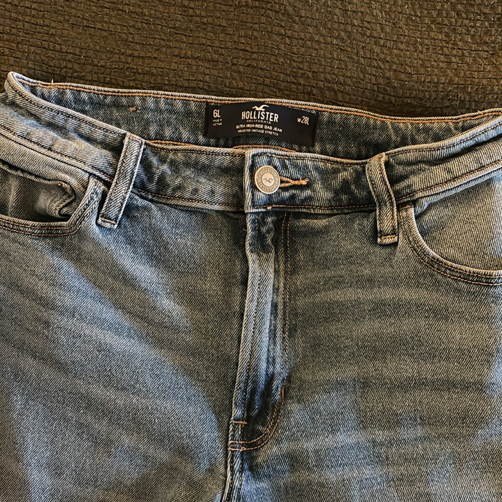 Hollister ultra high rise dad jean - Picture 3 of 5